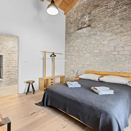 Vila Casa 42 Pet Friendly For 9 People In Istria With Salt - Water Pool *