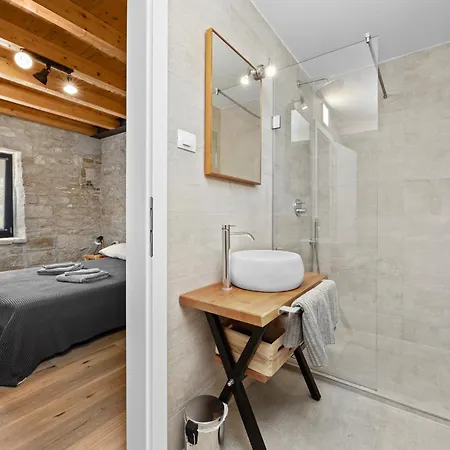 Vila Casa 42 Pet Friendly For 9 People In Istria With Salt - Water Pool