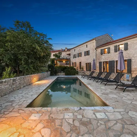 Casa 42 Pet Friendly For 9 People In Istria With Salt - Water Pool