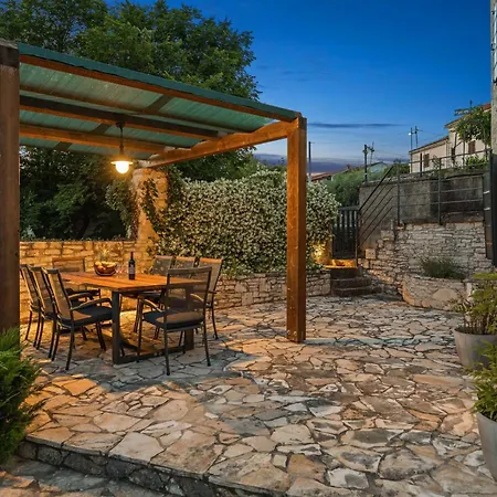 Vila Casa 42 Pet Friendly For 9 People In Istria With Salt - Water Pool Butkovici (Istria)